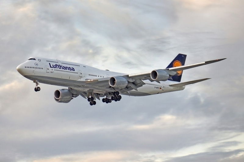lufthansa 748 1