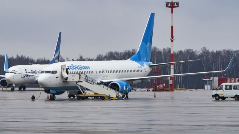pobeda 737