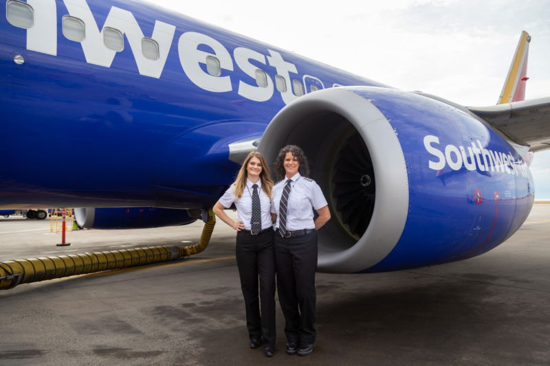Southwest’s First Mother/Daughter Pilot Duo
