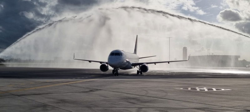BermudAir e175 water salute