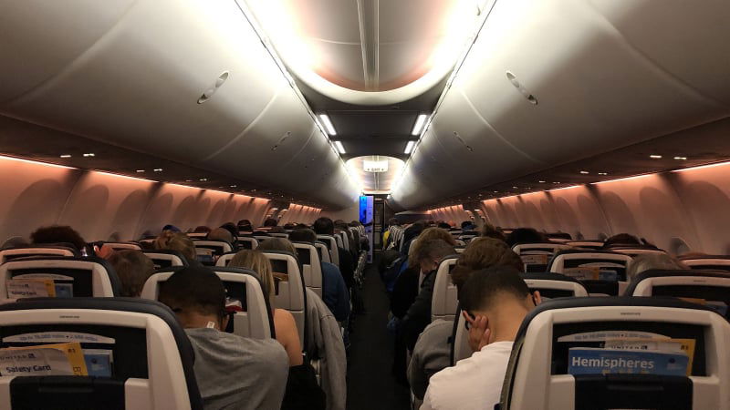 united 737 cabin