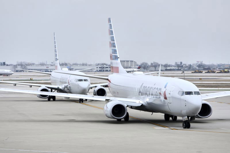american airlines boeing 737 800 line up