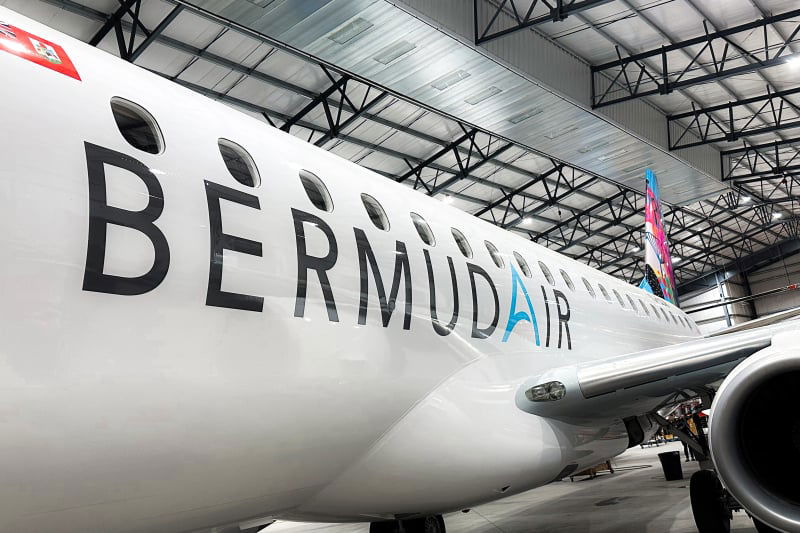 bermudair embraer e175
