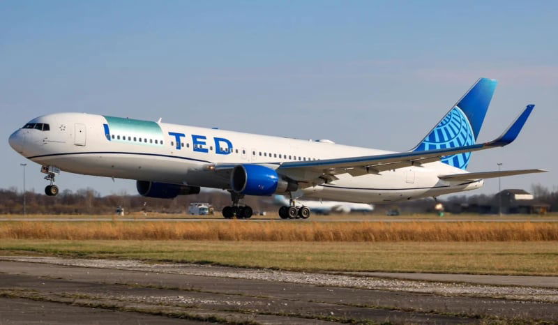 united airlines boeing 767 300 N641UA repair