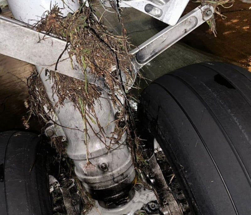 american airlines 850 kingston runway excursion 01
