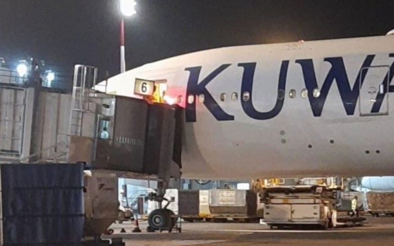 kuwait boeing 777 300 9K AOJ damage 01