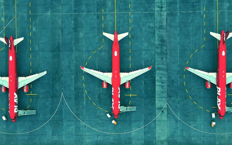 play airline
