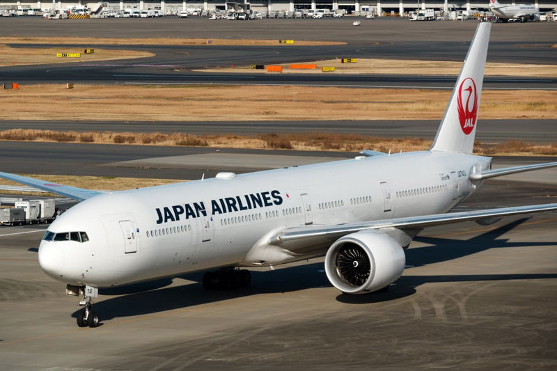 japan airlines boeing 777 300er