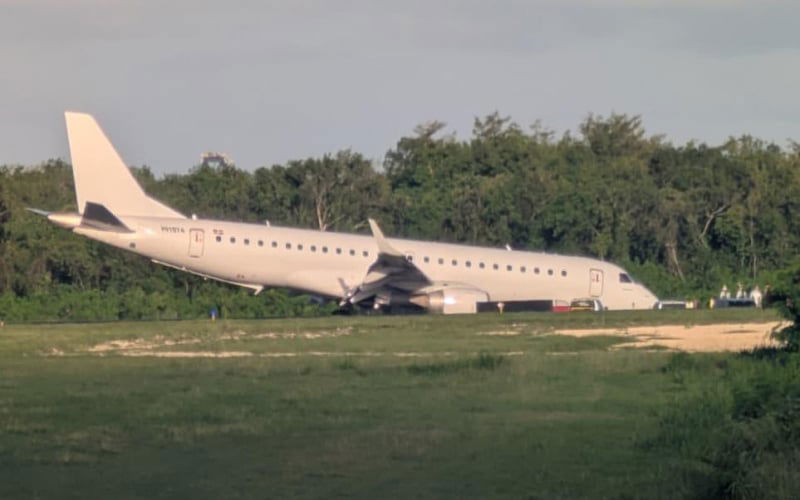 skyhigh dominican e190 hi1074 nose gear failure 01